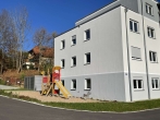 Erbendorf . 4 Zimmer-Wohnung im 1. OG mit Balkon - Spielplatz_1